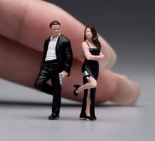 Load image into Gallery viewer, 1:64 Painted Figure Model Miniature Resin Sand Agent Couple In Black Lovers Set
