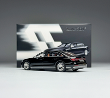 Load image into Gallery viewer, Masdi 1:64 Black A8L Horch Luxury Sedan Sports Model Diecast Metal Car New Collection
