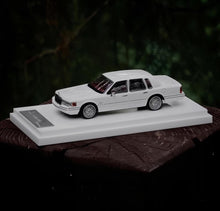 Load image into Gallery viewer, MK 1:64 White Lincoln Town Car Luxury Sedan Model Diecast Metal Car New Collection
