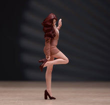 Load image into Gallery viewer, 1:24 Painted Figure Model Miniature Resin Diorama Office Lady Suit Hold Heels
