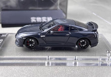 Load image into Gallery viewer, FH 1:64 Full Carbon Skyline GTR R35 Racing Sports Model Diecast Metal Car New Collection
