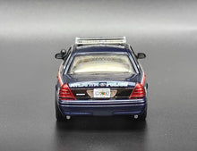 Load image into Gallery viewer, Rollin 1:64 AIT CV CROWN VICTORIA Atlanta Police APD Model Diecast Metal Car
