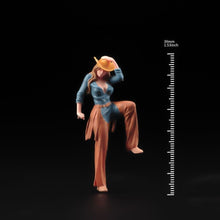 Load image into Gallery viewer, 1:64 Painted Figure Model Miniature Resin Diorama Cowgirl Standing On One Foot New
