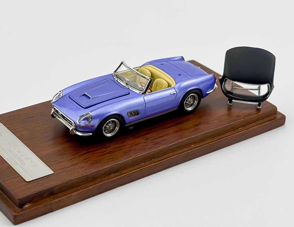 YM 1:64 Blue 250 GT California Spyder SWB Sports Model Diecast Resin Car New Collection