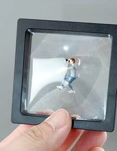 Load image into Gallery viewer, 1:64 Painted Figure Mini Model Miniature Resin Diorama Sand Street Camera Man
