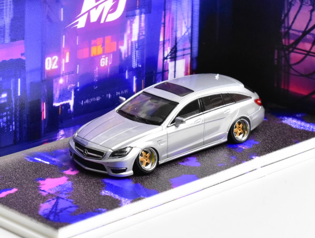 MJ 1:64 HEC Silver CLS 63 VIP Wagon Sports Model Diecast Metal Car New Collection