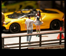 Load image into Gallery viewer, 1:64 Painted Figure Model Miniature Resin Diorama Toy Sand Selfie Man Boy Tee
