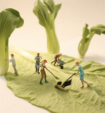 Load image into Gallery viewer, 1:64 Painted Figure Model Miniature Resin Diorama Sand Gardener Worker Pruning

