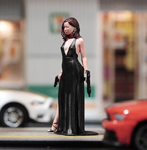 Load image into Gallery viewer, 1:64 Painted Figure Model Miniature Resin Diorama Scene Beauty Sexy Woman Killer
