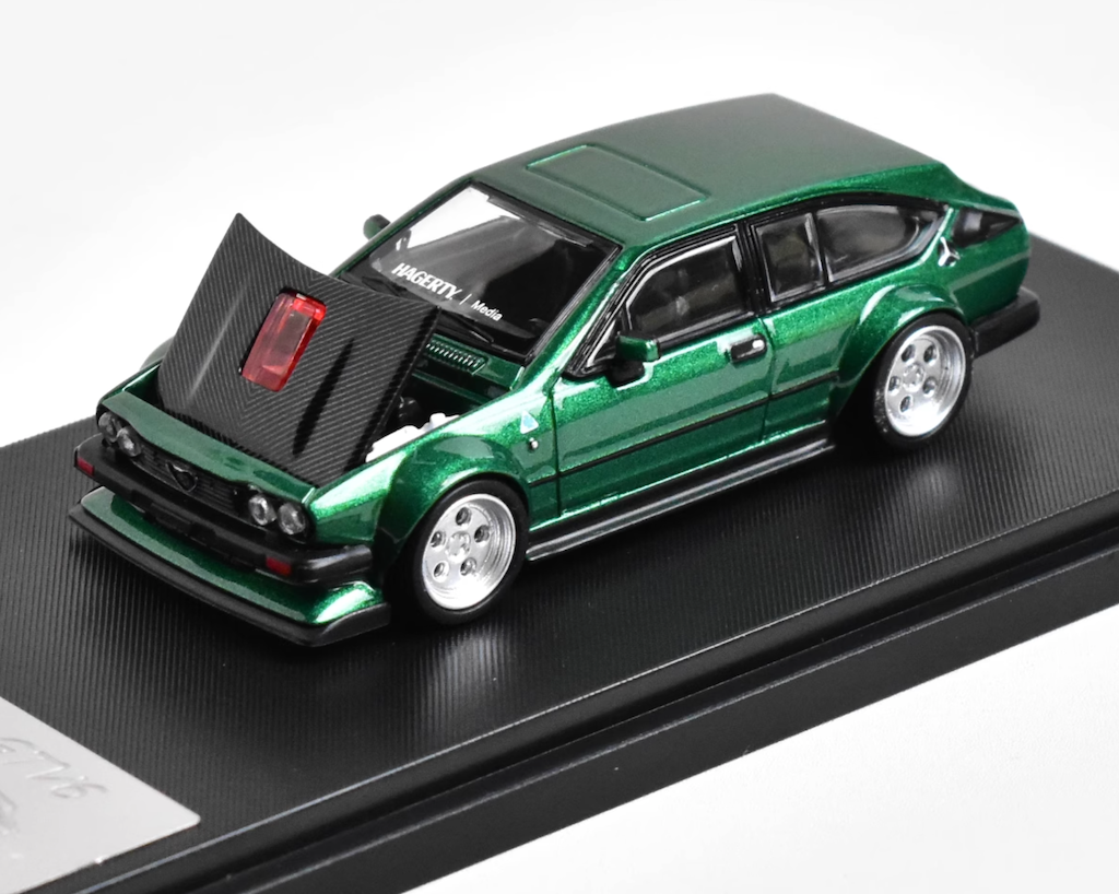 RM 1:64 Green GTV6 Widebody Hatchback Sports Model Diecast Metal Car New Collection