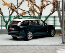 Load image into Gallery viewer, LCD 1:64 Green White Top Range Rover Luxury SUV Model Diecast Metal Car New Collection
