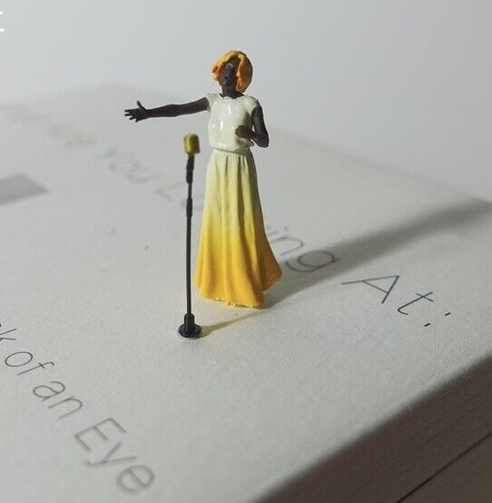 1:64 Painted Figure Model Miniature Resin Diorama Sand Jazz Band Music Singer