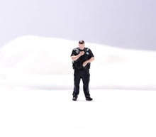 Load image into Gallery viewer, 1:64 Painted Unpainted Figure Model Miniature Resin Diorama Sand Policeman Pager New
