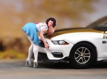 Load image into Gallery viewer, 1:64 Painted Figure Model Miniature Resin Diorama Sand Girl Lady Pretty Modern A
