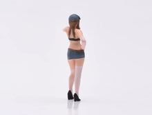 Load image into Gallery viewer, 1:64 Painted Figure Model Miniature Resin Diorama Toy Sand Camera Lady Beauty
