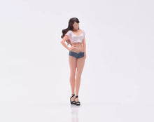 Load image into Gallery viewer, 1:64 Painted Figure Model Miniature Resin Diorama Toy Sand Beauty Girl Pretty
