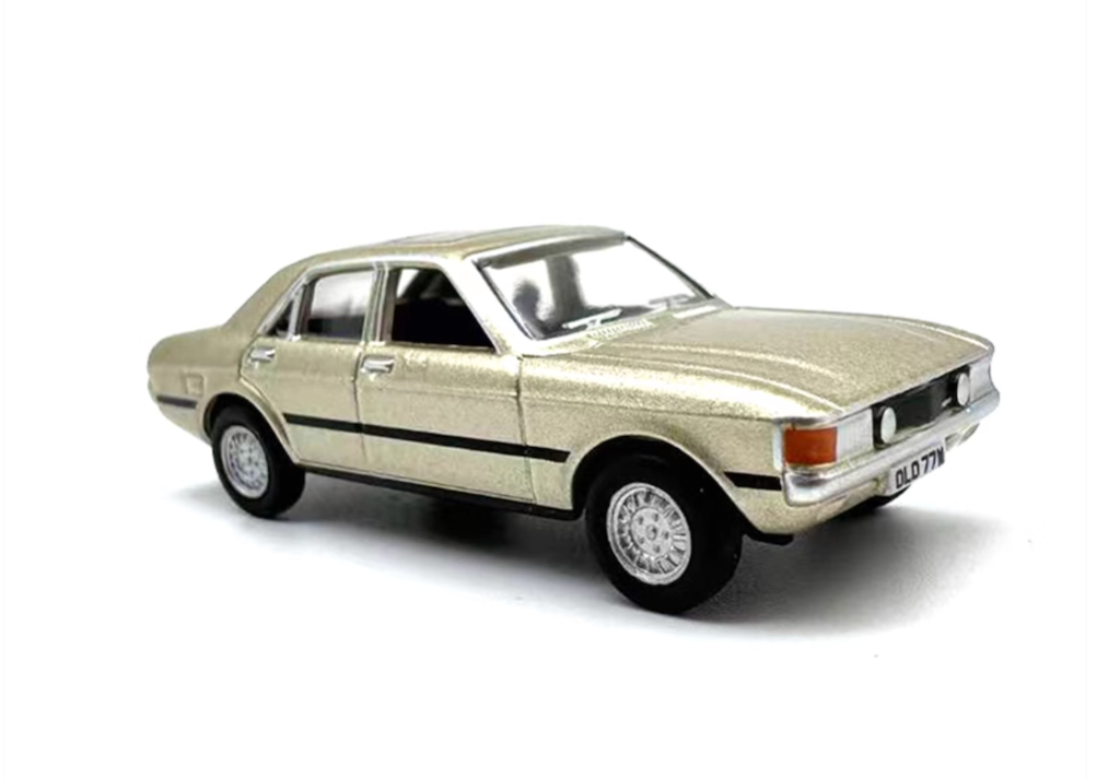 1:76 Gold Ford Classic Sedan Model Diecast Metal Car BN