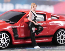 Load image into Gallery viewer, 1:64 Painted Figure Model Miniature Resin Diorama Sand Repair Car Worker Lady
