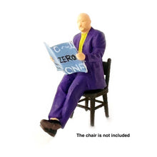 Load image into Gallery viewer, 1:64 Painted Figure Mini Model Miniature Resin Diorama Sand Reader Reading Man New Scene
