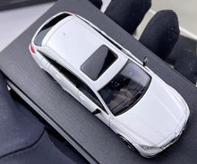 Load image into Gallery viewer, BM 1:64 White CLS 63 X218 Wagon Touring Sports Model Diecast Metal Car New Collection
