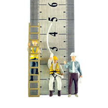Load image into Gallery viewer, 1:64 Painted Figure Mini Model Miniature Resin Diorama Construction Team Workers
