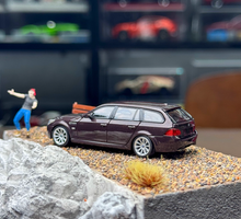 Load image into Gallery viewer, King 1:64 Brown M5 E61 Touring Wagon Sports Model Diecast Metal Car New Collection
