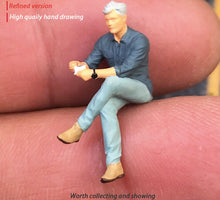 Load image into Gallery viewer, 1:64 Painted Figure Mini Model Miniature Resin Diorama Cafe Restaurant Waiter
