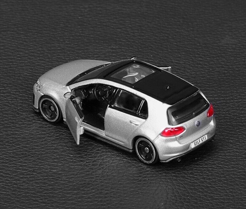 Bburago 1/62 Scale VOLKSWAGEN Golf GTI 2017 Miniature Alloy Car Model  Diecast Vehicle Replica Collection Toy For Adult Boy Gifts