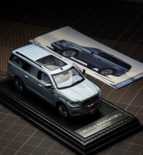Load image into Gallery viewer, WTX 1:64 Blue Navigator L Full Sized SUV Sports Model Diecast Metal Car New Collection
