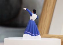 Load image into Gallery viewer, 1:64 Painted Figure Model Miniature Resin Diorama Sand Korean Traditional Lady

