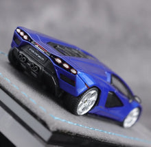Load image into Gallery viewer, EC 1:64 Blue Countach LPI800-4 Racing Sports Model Diecast Resin Car New Collection
