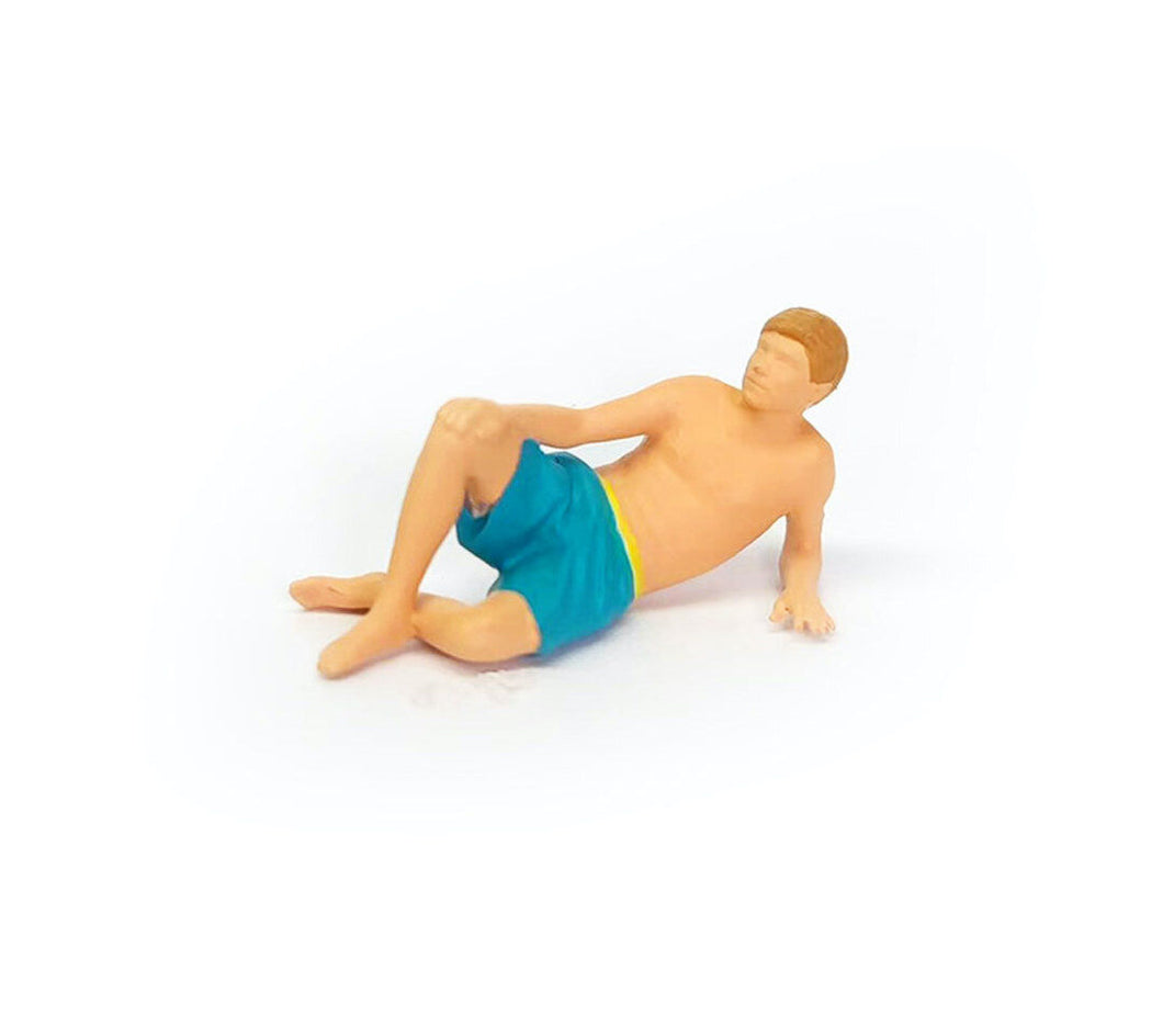 1:64 Painted Figure Mini Model Miniature Resin Diorama Beach Recline Man Surfing