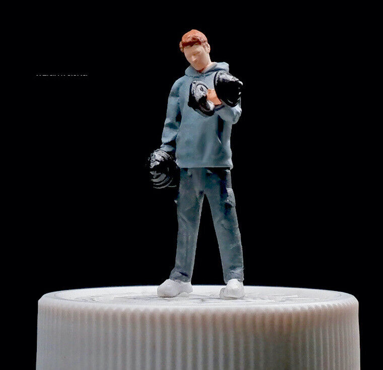 1:64 Painted Figure Mini Model Miniature Resin Diorama Gym Sport Lady Man Couple New Scene