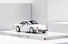 Load image into Gallery viewer, Zincit 1:64 White 959 Classic Sports Model Diecast Metal Car Box New Collection
