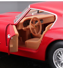 Load image into Gallery viewer, Bburago 1:24 250GT Berlinetta Passo Corto Racing Sports Model Toy Metal Car
