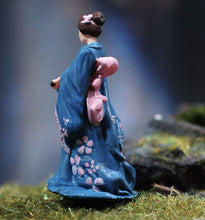 Load image into Gallery viewer, 1:64 Painted Figure Model Miniature Resin Diorama Toy Sand Kimono Beauty Lady
