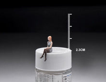 Load image into Gallery viewer, 1:64 Painted Figure Mini Model Miniature Resin Diorama Sofa Chatting Sitting Toy
