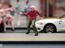 Load image into Gallery viewer, 1:24 Painted Figure Model Miniature Resin Diorama Sand Dancing Lively Old Man
