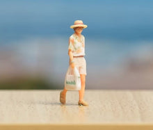 Load image into Gallery viewer, 1:64 Painted Figure Model Miniature Resin Diorama Sand Blossom Shirt Man Hat
