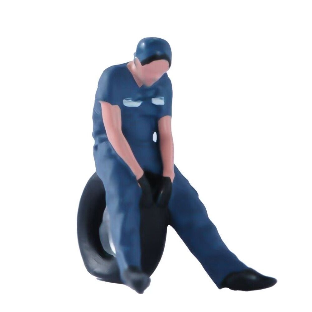 1:64 Painted Figure Model Miniature Resin Diorama Toy Car Repair Worker Mechanic