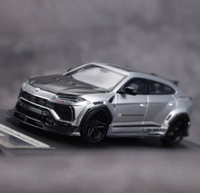 Load image into Gallery viewer, Flame 1:64 Silver Carbon URUS Widebody SUV Sports Model Diecast Metal Car New Collection

