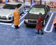 Load image into Gallery viewer, 1:64 Painted Figure Mini Model Miniature Resin Diorama Wind Coat Lady Man Couple
