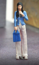 Load image into Gallery viewer, 1:64 Painted Figure Mini Model Miniature Resin Diorama Sand Girl Blue With Bag New

