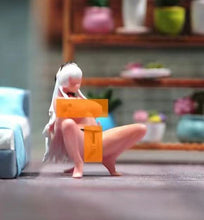 Load image into Gallery viewer, 1:64 Painted Figure Model Miniature Resin Diorama Sand Sexy Girl Lady Squat Knee
