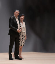Load image into Gallery viewer, 1:24 Painted Figure Model Miniature Resin Diorama Sand Aged Couple Husband Wife
