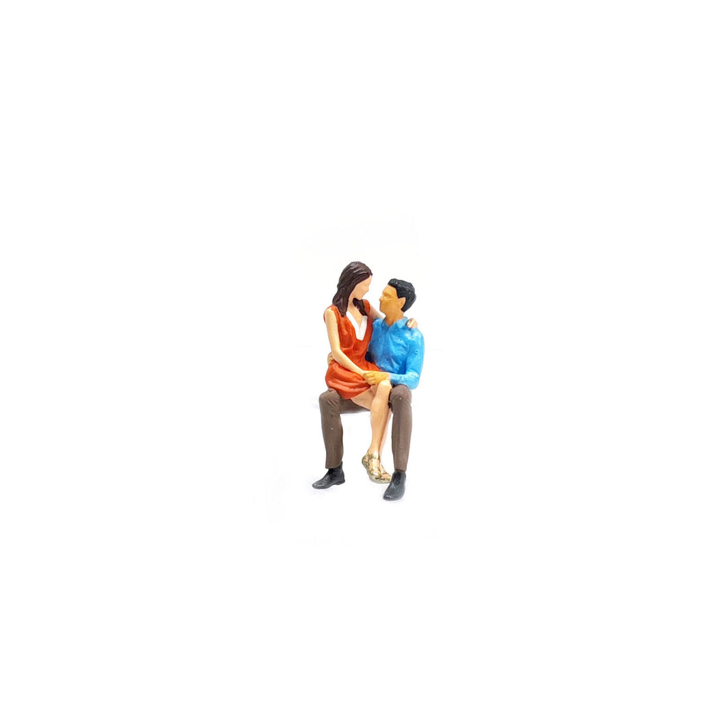 1:64 Painted Figure Mini Model Miniature Resin Diorama Lovers Chatting Couple R