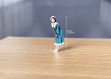 Load image into Gallery viewer, 1:64 Painted Figure Model Miniature Resin Diorama Sand Pretty Woman GIrl Dress

