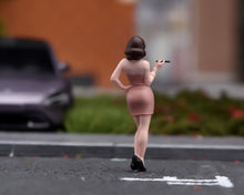 Load image into Gallery viewer, 1:64 Painted Figure Model Miniature Resin Sand Vintage Curly Hair Woman Beauty
