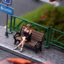 Load image into Gallery viewer, 1:24 Painted Figure Model Miniature Resin Diorama  Sand Pretty Lady Sitting

