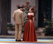 Load image into Gallery viewer, 1:24 Painted Figure Model Miniature Resin Diorama Formal Dress Couple Wedding
